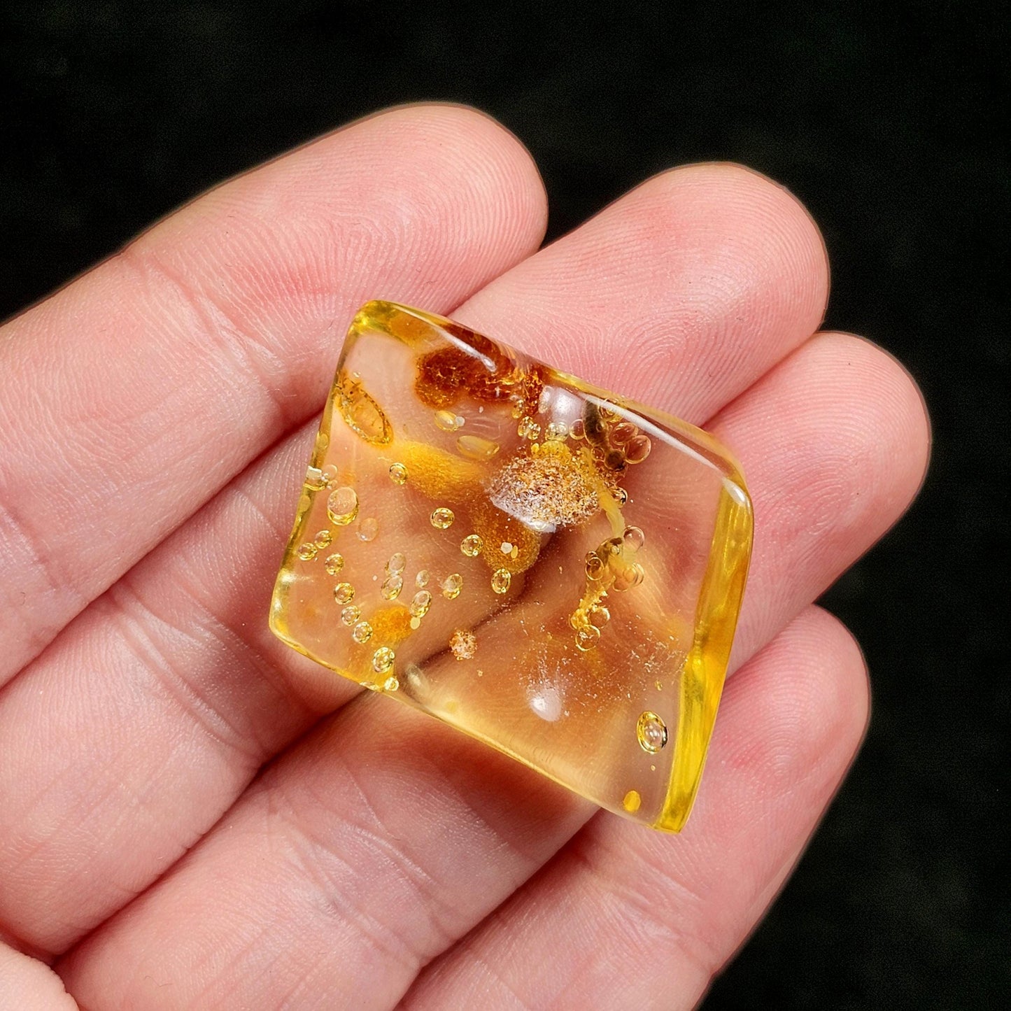 MOVING Enhydro AMBER with Bugs 3.7g