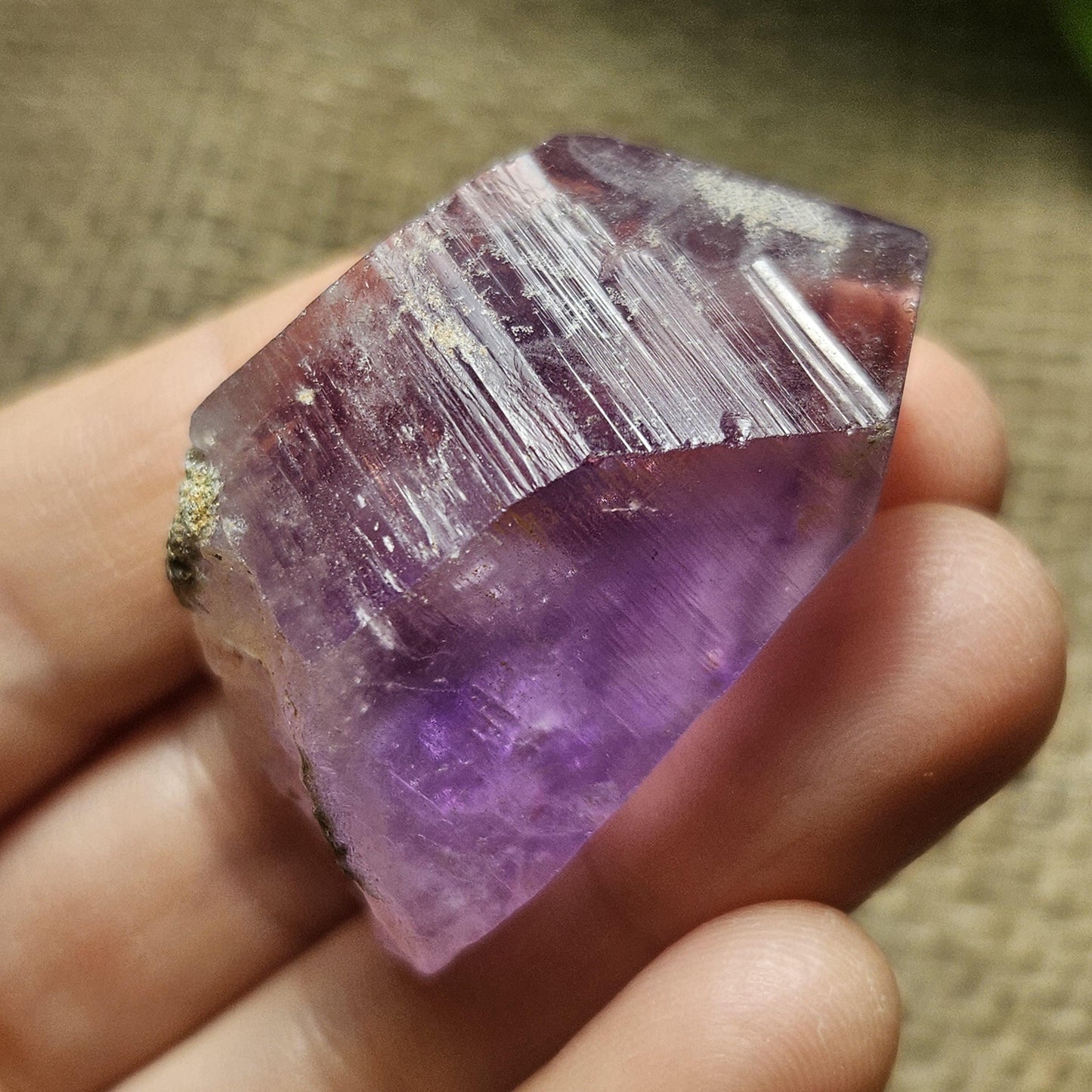 Enhydro Violet Amethyst Crystal, MOVING Water Bubble (40x26x21mm)