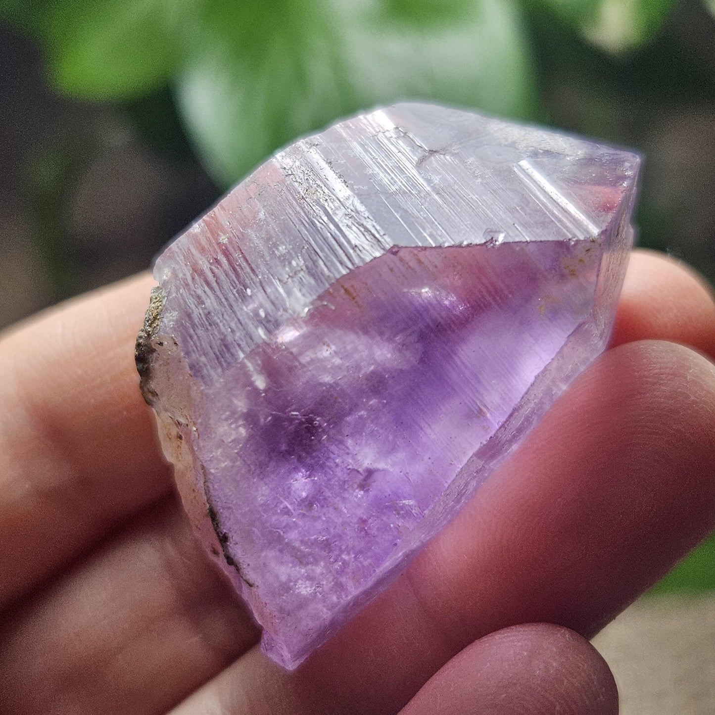 Enhydro Violet Amethyst Crystal, MOVING Water Bubble (40x26x21mm)