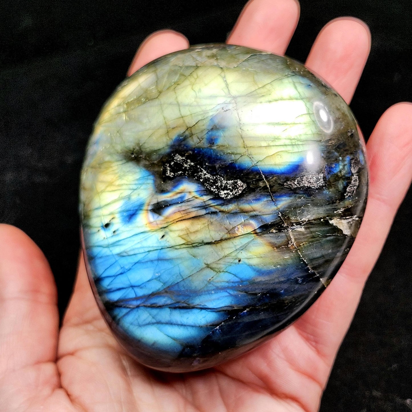 Labradorite Palm Stone 337g