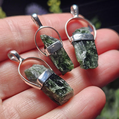 Chrome Diopside Pendant