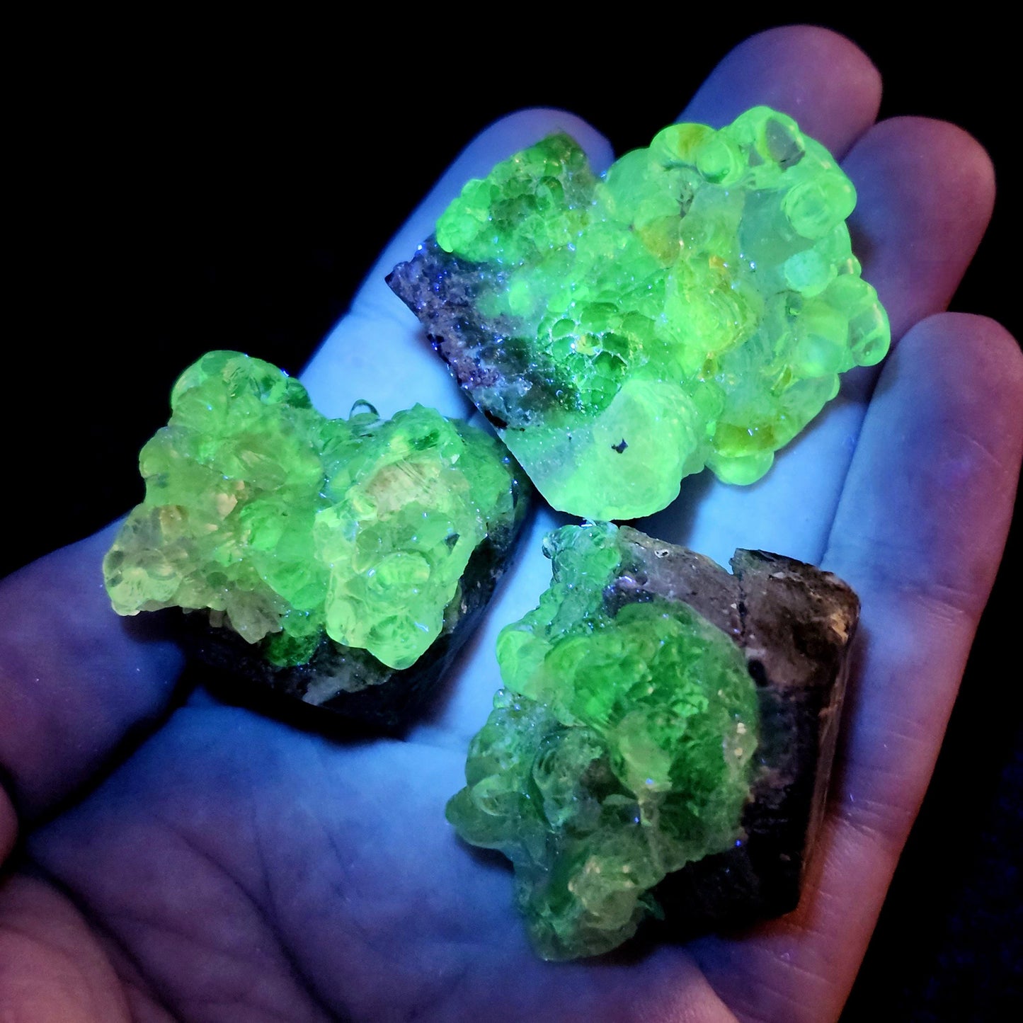 UV Reactive Hyalite Opal Specimen: Fluorescent Crystal from Mexico