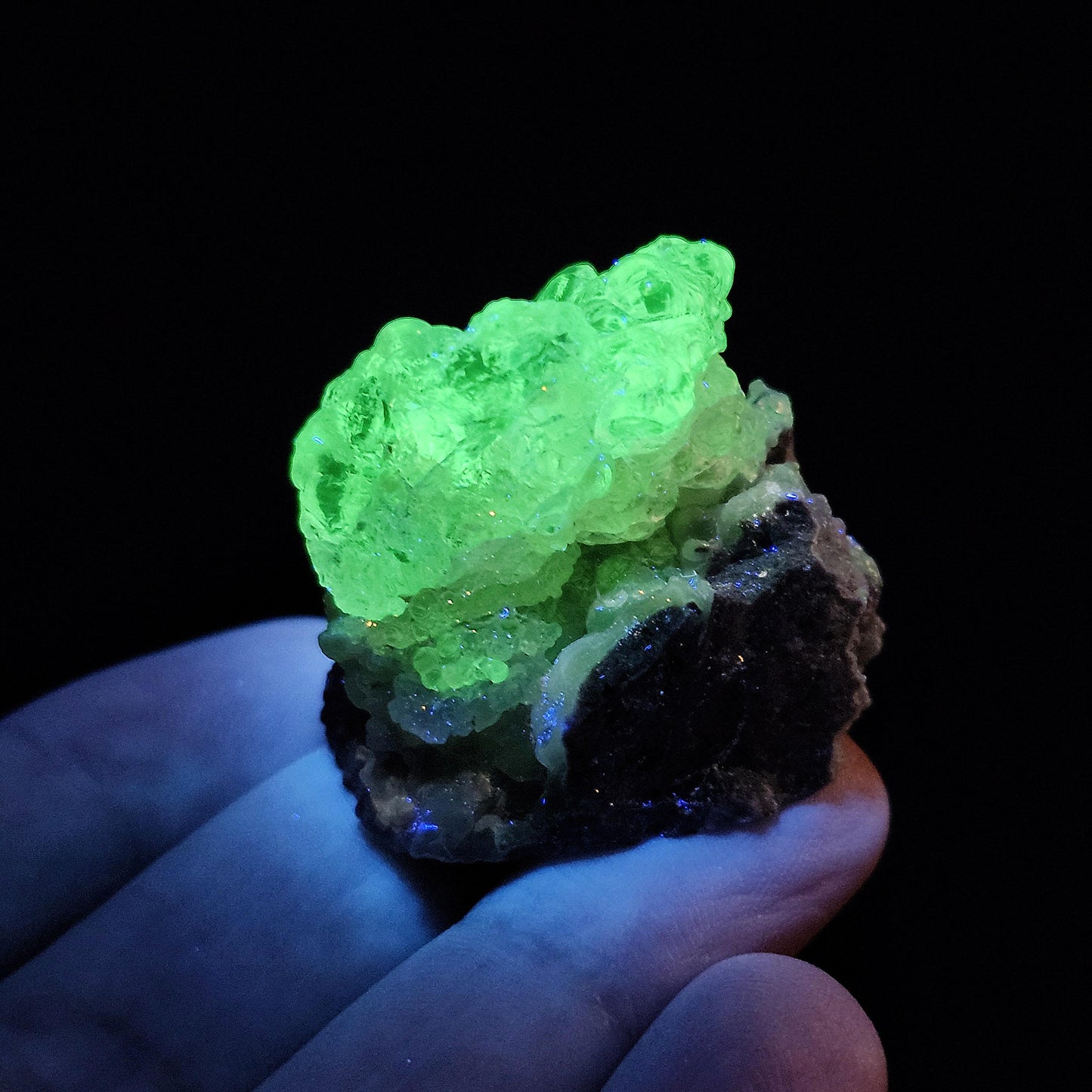 UV Reactive Hyalite Opal Specimen: Fluorescent Crystal from Mexico