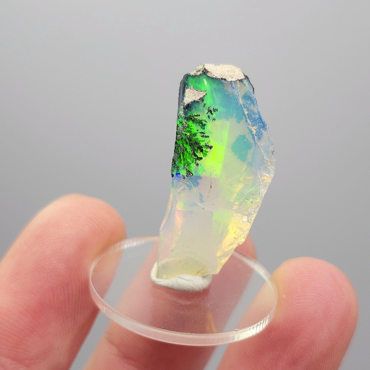 AAA Dendritic Rainbow Opal 3g, Ethiopian Opal Gemstone