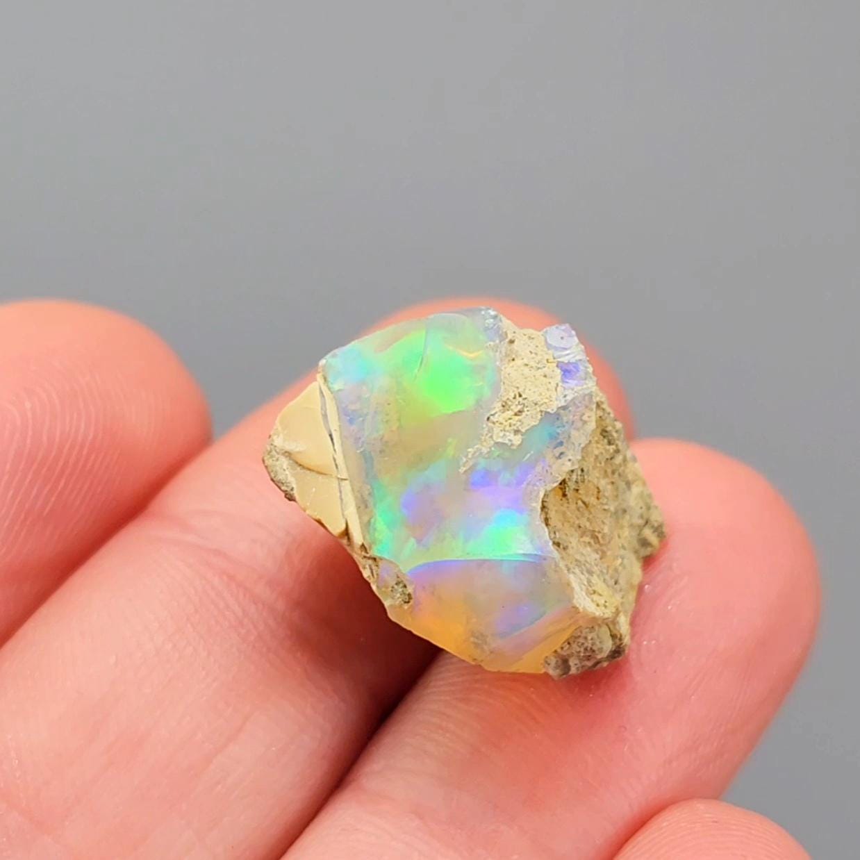 AAA Rainbow Opal 2.2g, Ethiopian Opal Gemstone