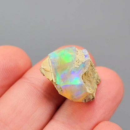 AAA Rainbow Opal 2.2g, Ethiopian Opal Gemstone