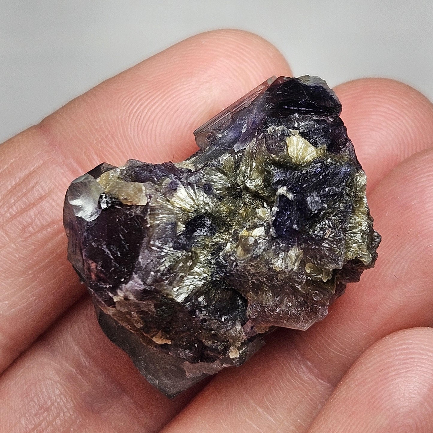 Yindu Phantom Fluorite Crystal, UV Reactive: Cubic Phantom Fluorite from the Cherry Pocket