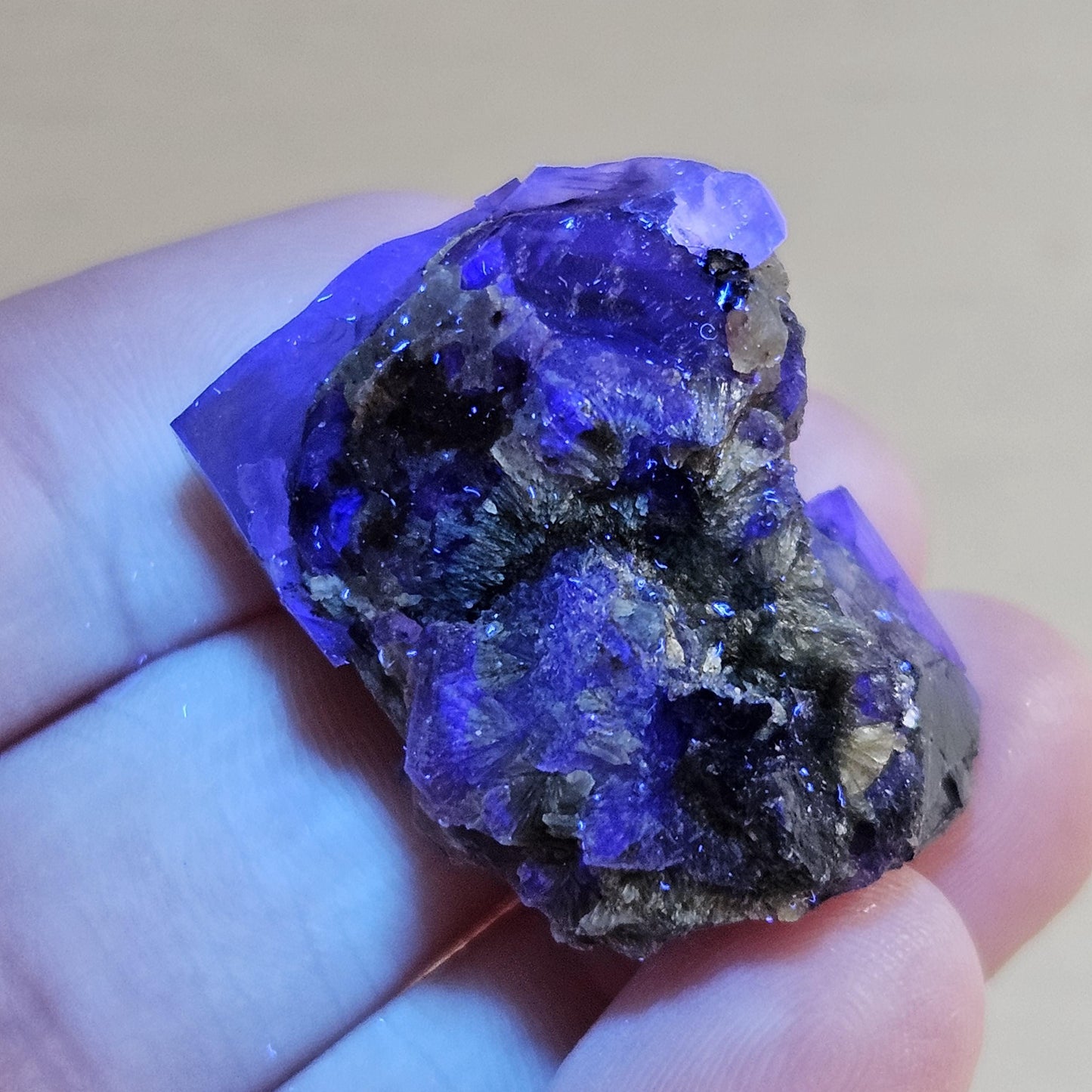 Yindu Phantom Fluorite Crystal, UV Reactive: Cubic Phantom Fluorite from the Cherry Pocket