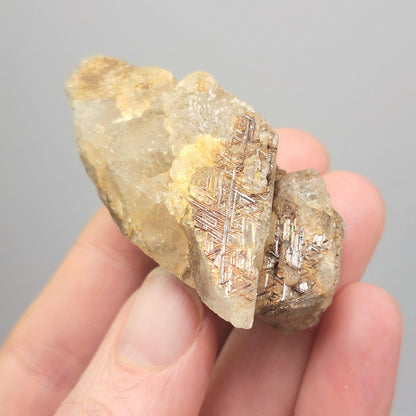 Golden Sagenite Rutile in Diamantina Quartz 41g, Brazilian Geometric Rutilated Quartz