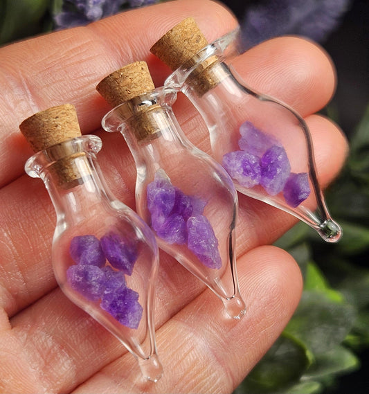 Hackmanite Crystal Chips: UV Reactive Hackmanite in Glass Jar