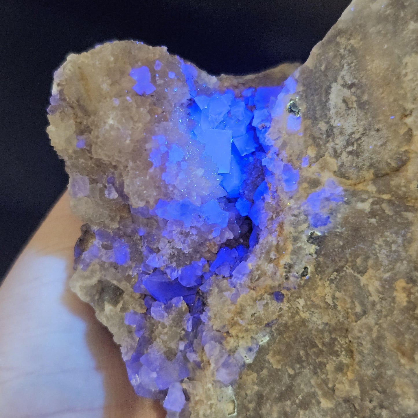 Bingham Blue Fluorite Crystal 352g, UV Reactive, Cubic Fluorite Cluster, Blanchard Mine