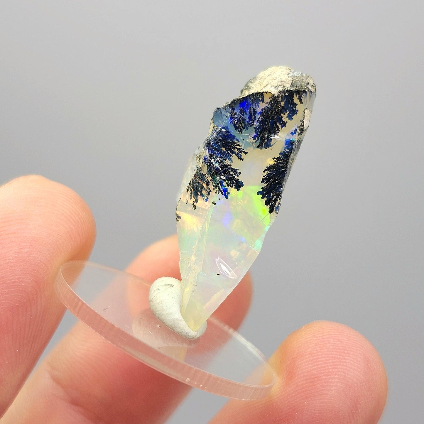 AAA Dendritic Rainbow Opal 3g, Ethiopian Opal Gemstone
