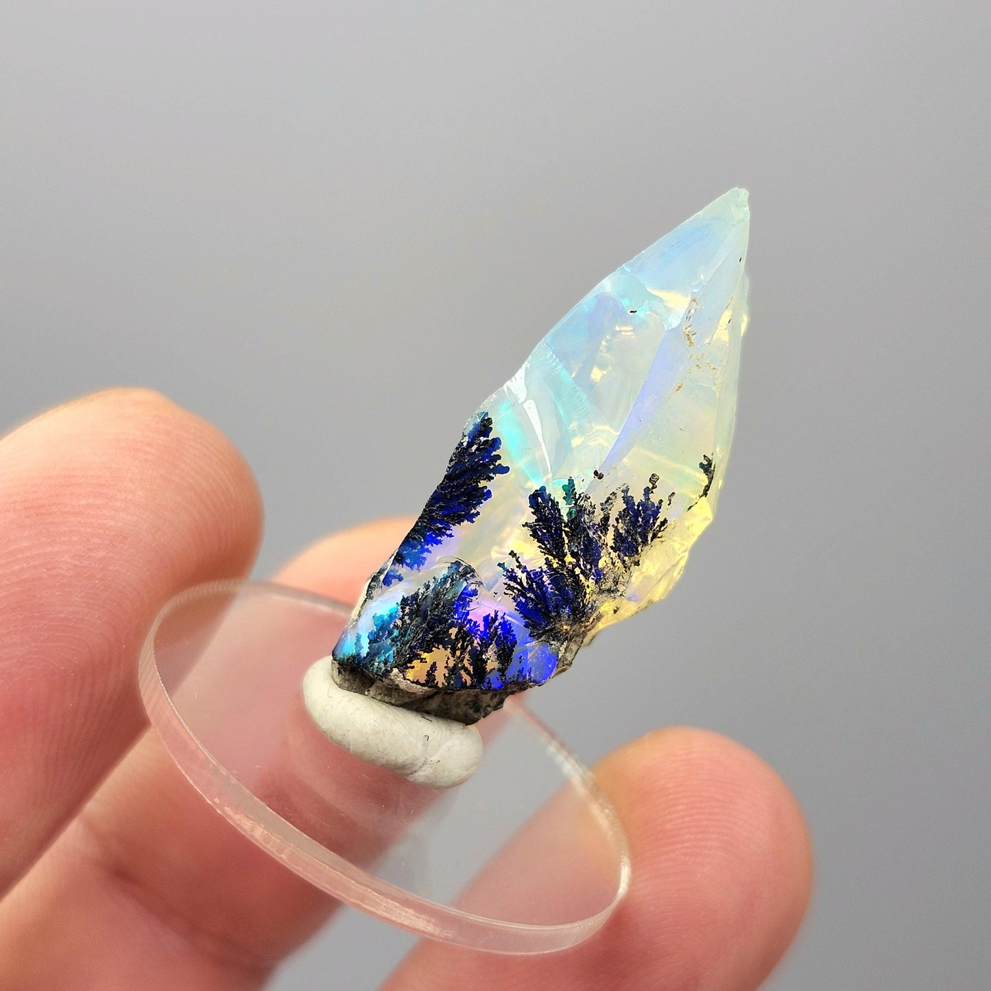 AAA Dendritic Rainbow Opal 3g, Ethiopian Opal Gemstone
