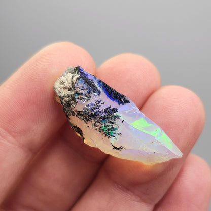 AAA Dendritic Rainbow Opal 3g, Ethiopian Opal Gemstone