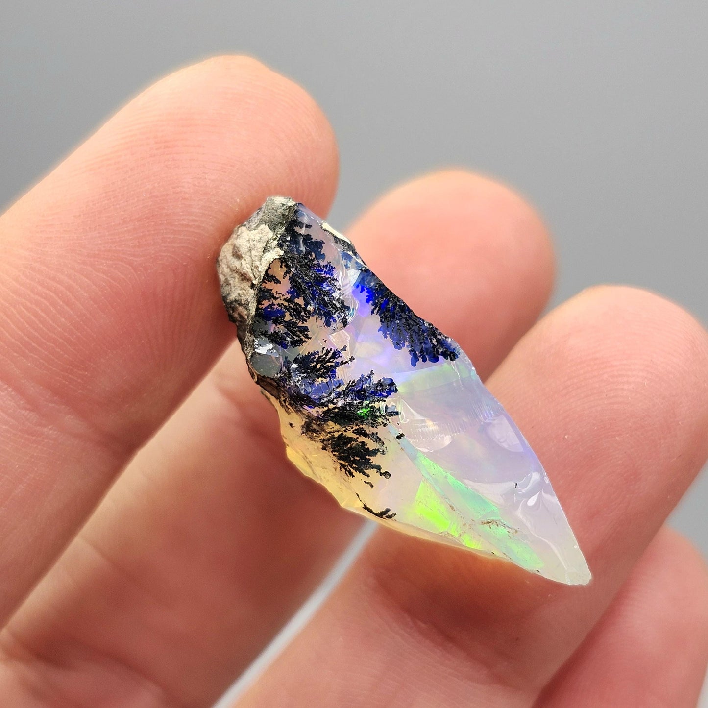 AAA Dendritic Rainbow Opal 3g, Ethiopian Opal Gemstone