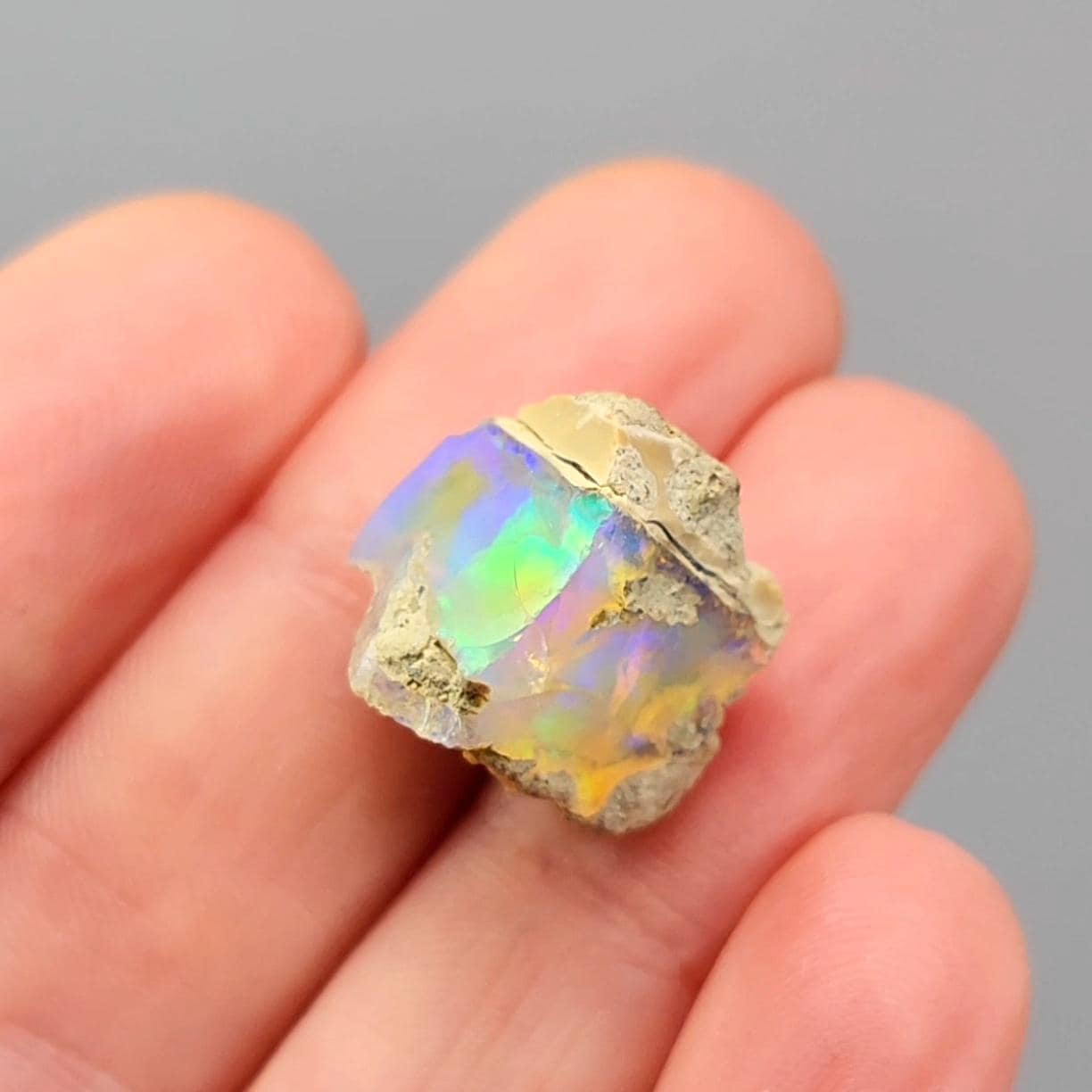 AAA Rainbow Opal 2.2g, Ethiopian Opal Gemstone
