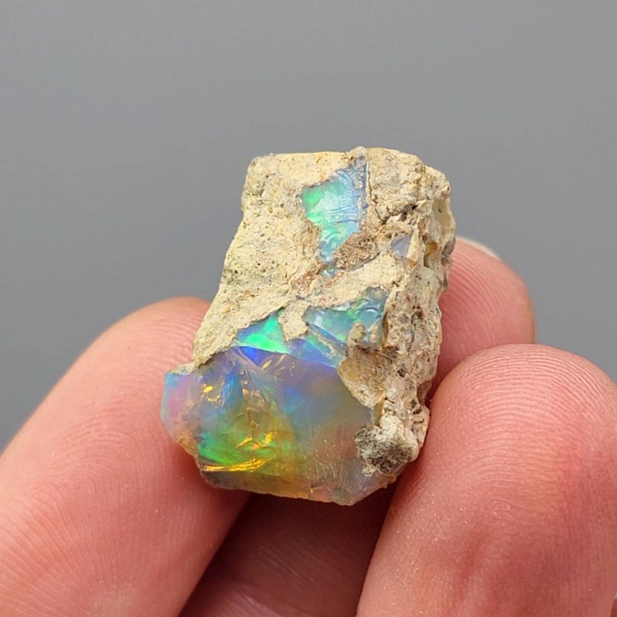 AAA Rainbow Opal 2.9g, Ethiopian Opal Gemstone