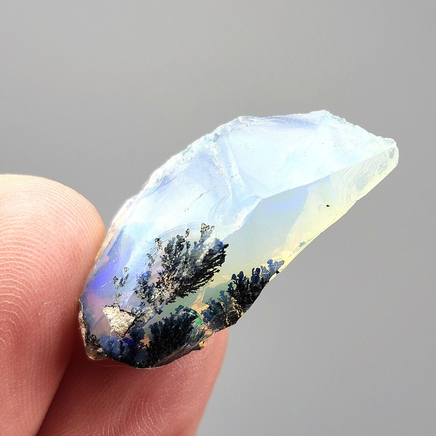 AAA Dendritic Rainbow Opal 3g, Ethiopian Opal Gemstone