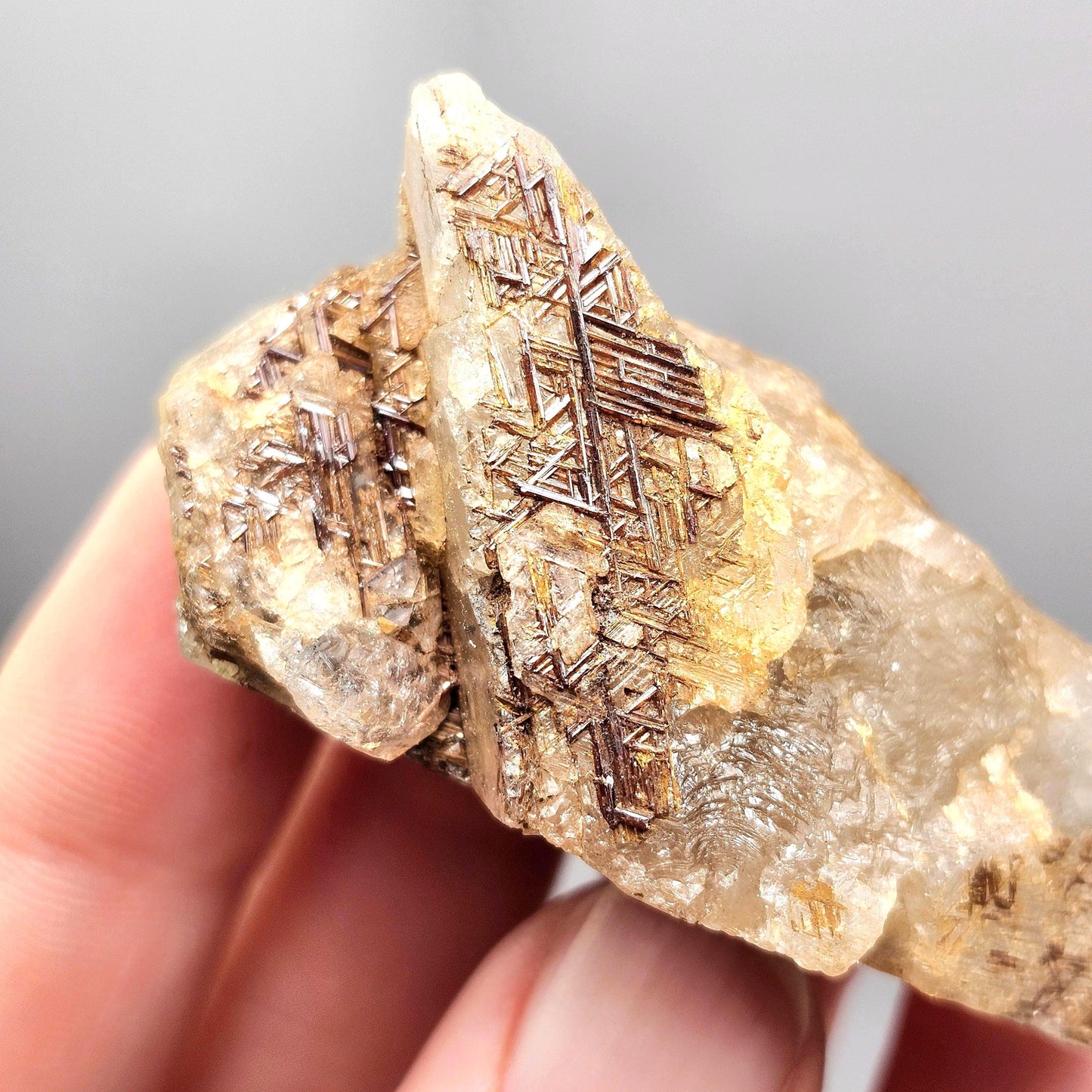 Golden Sagenite Rutile in Diamantina Quartz 41g, Brazilian Geometric Rutilated Quartz
