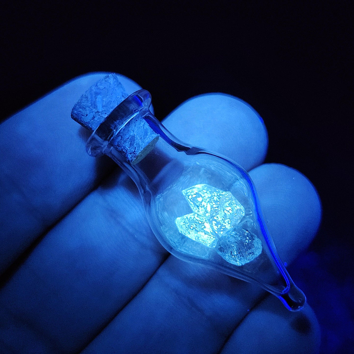 Enhydro Petroleum Quartz in Glass Jar: UV Reactive Petroleum Enhydro Diamond Quartz Crystals