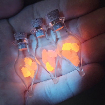 Hackmanite Crystal Chips: UV Reactive Hackmanite in Glass Jar