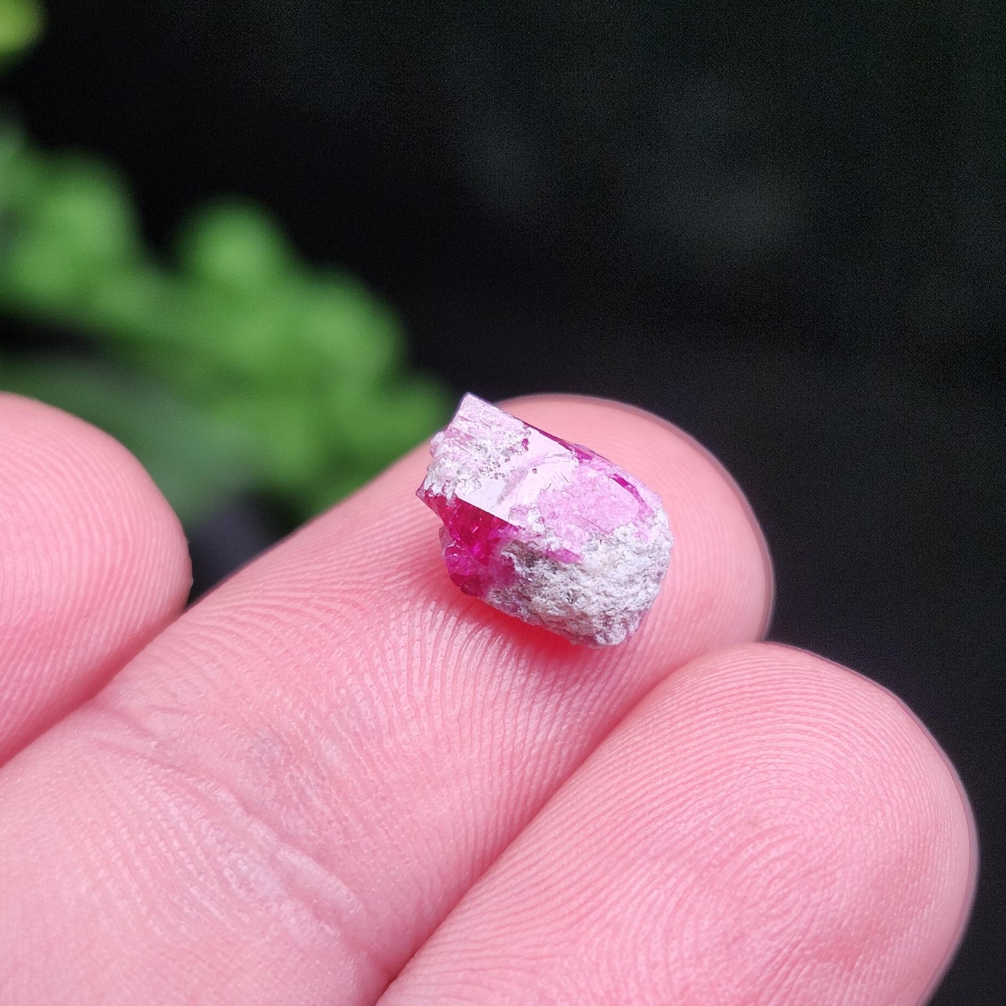 Bixbite Crystal, Terminated Red Beryl Crystal from Utah 1.9ct, Red Emerald Bixbite Gem