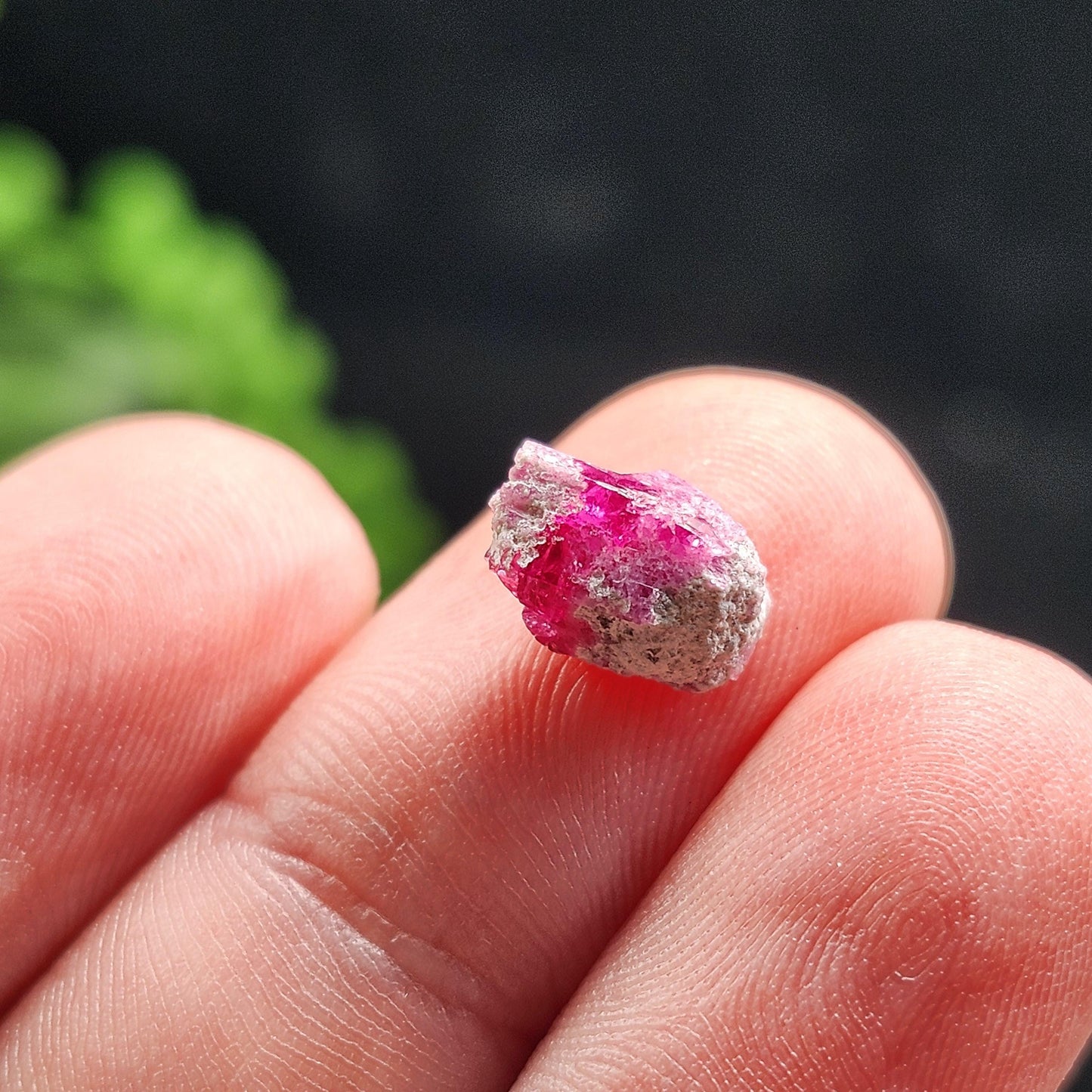 Bixbite Crystal, Terminated Red Beryl Crystal from Utah 1.9ct, Red Emerald Bixbite Gem
