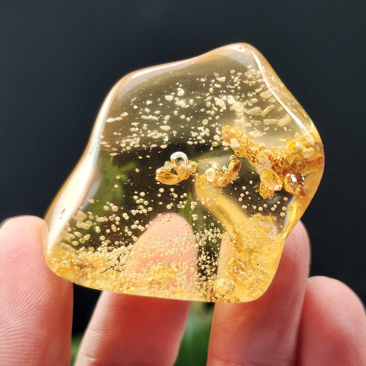 Amber with Bugs & Static ENHYDRO 10.5g, UV Reactive Natural Amber Fossil with Insect Inclusions