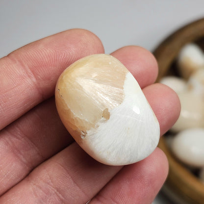 Scolecite with Pink Stilbite Crystal from India, Scolecite Stilbite Polished Tumbled Stone