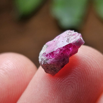 Bixbite Crystal, Terminated Red Beryl Crystal from Utah 1.9ct, Red Emerald Bixbite Gem