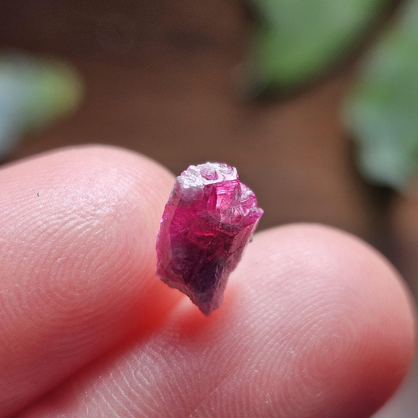 Bixbite Crystal, Terminated Red Beryl Crystal from Utah 1.9ct, Red Emerald Bixbite Gem