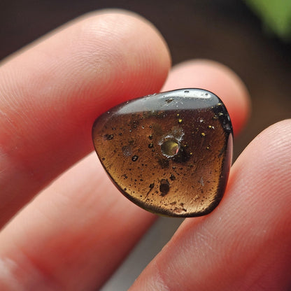Moldavite Bead 1.9g, Polished with Visible Bubbles and Lechatelierites