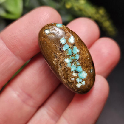 No. 8 Turquoise Tumbled Stone, Nevada Natural Turquoise Crystal