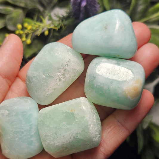 Caribbean Blue Calcite Tumbled Stone (10 to 45g), Calcite & Aragonite Polished Crystal