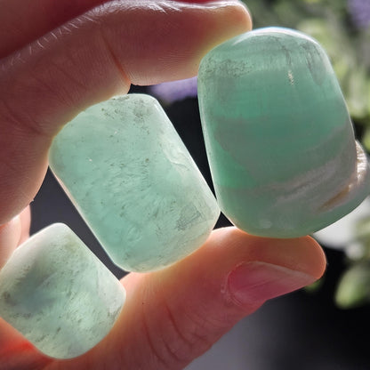 Caribbean Blue Calcite Tumbled Stone (10 to 45g), Calcite & Aragonite Polished Crystal