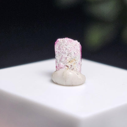 Bixbite Red Beryl Crystal from Utah 0.57ct, Red Emerald Gemstone