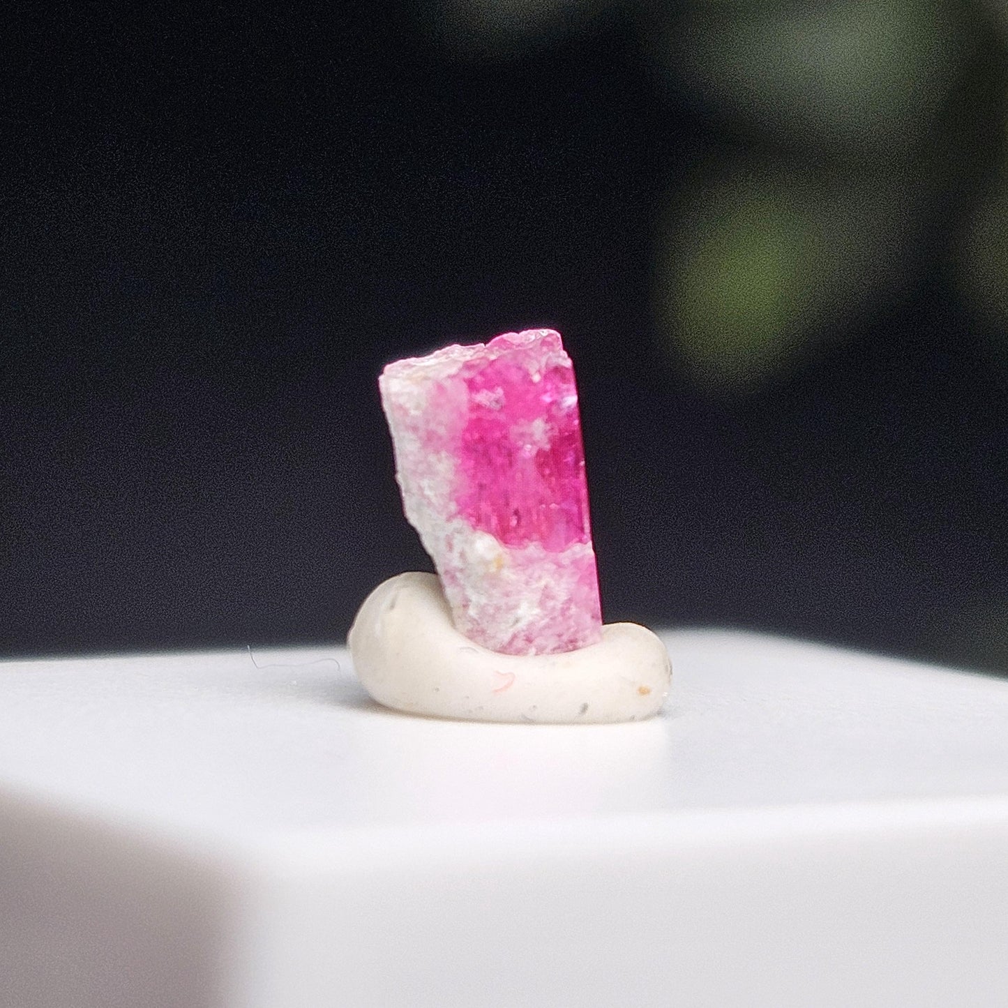 Bixbite Red Beryl Crystal from Utah 0.57ct, Red Emerald Gemstone