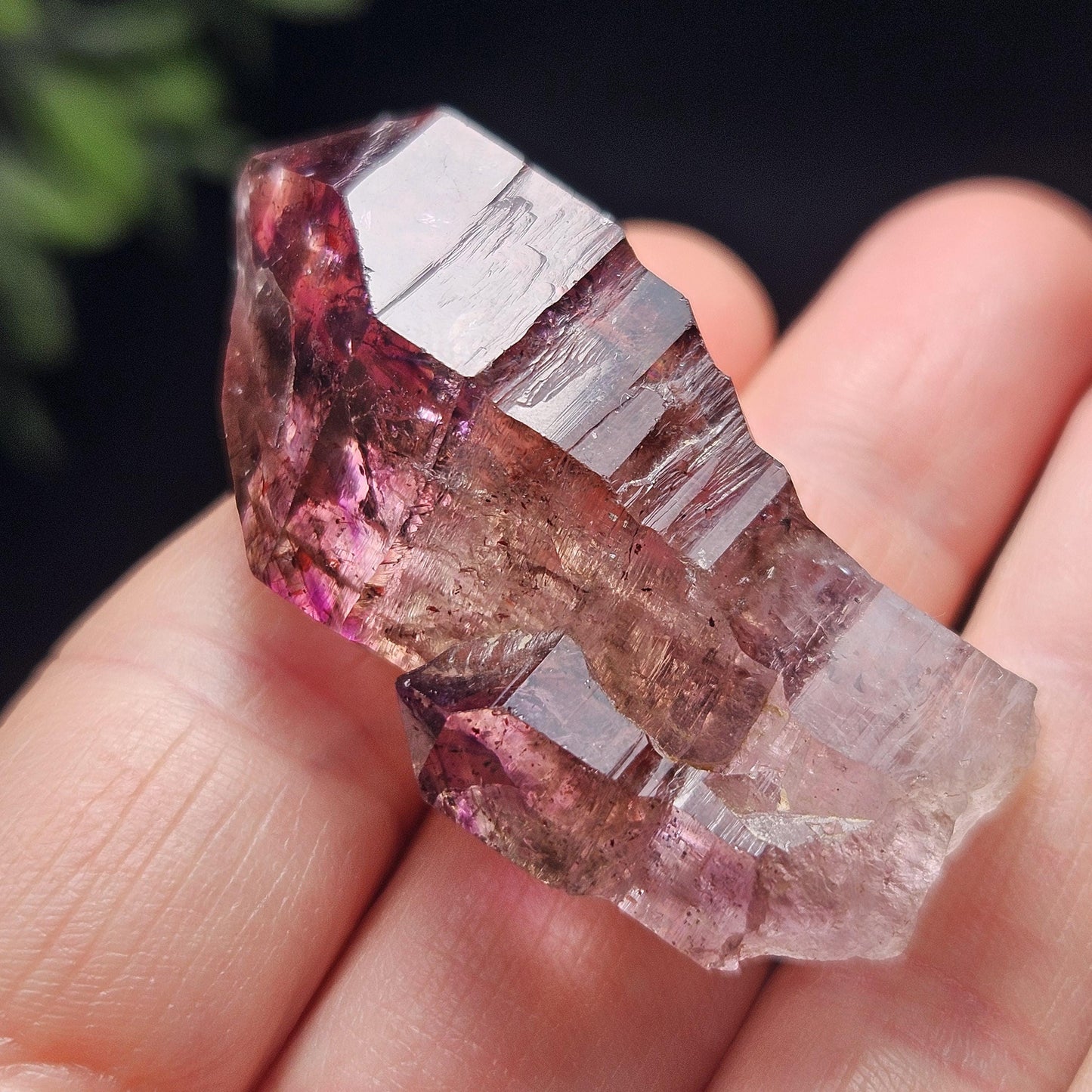 Enhydro Amethyst Scepter 22.49g, Moving Shangaan Quartz Crystal with Water Bubble from Zimbabwe