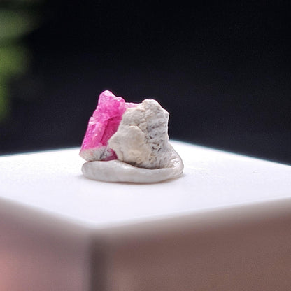 Bixbite Red Beryl Crystal from Utah 0.75ct, Red Emerald Gemstone