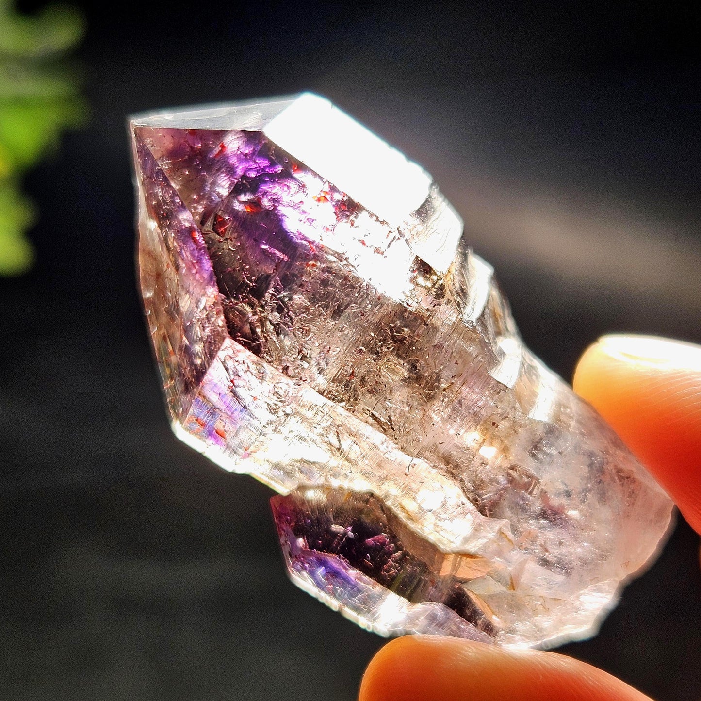Enhydro Amethyst Scepter 22.49g, Moving Shangaan Quartz Crystal with Water Bubble from Zimbabwe
