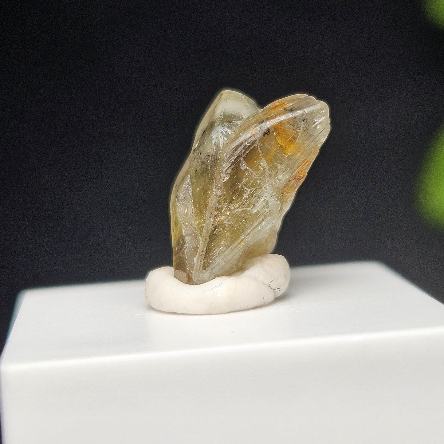 Twinned Chrysoberyl Crystal 6.09ct, RARE Yellow Twin Chrysoberyl Gemstone