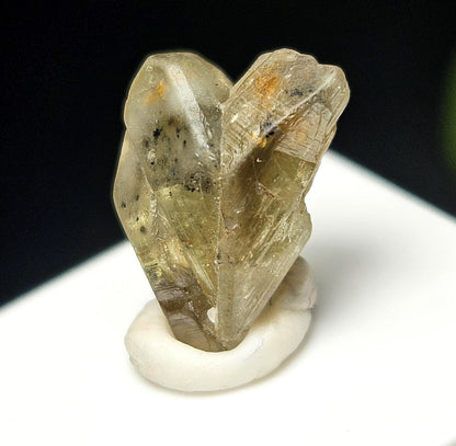 Twinned Chrysoberyl Crystal 6.09ct, RARE Yellow Twin Chrysoberyl Gemstone