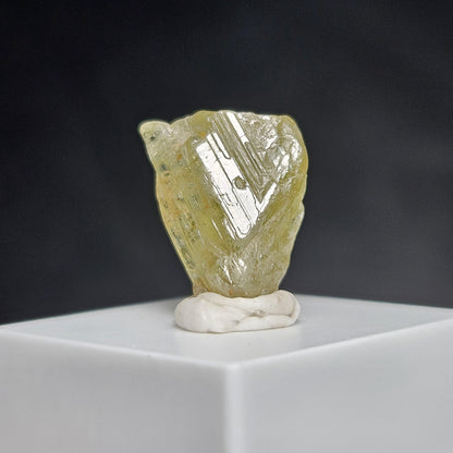Twinned Golden Chrysoberyl Crystal 7.60ct, RARE Yellow Twin Chrysoberyl Gemstone