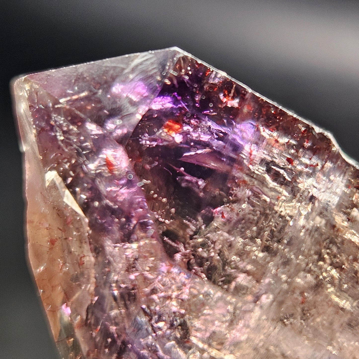 Enhydro Amethyst Scepter 22.49g, Moving Shangaan Quartz Crystal with Water Bubble from Zimbabwe