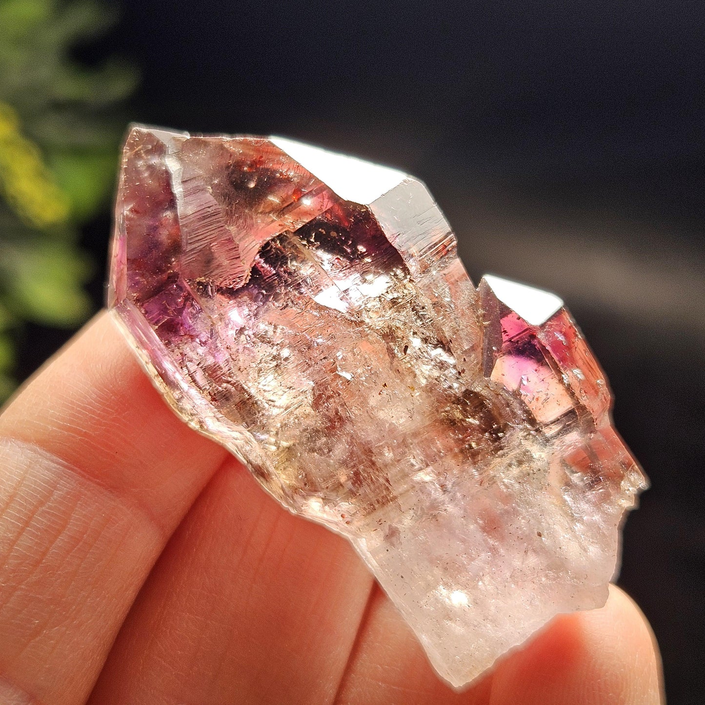 Enhydro Amethyst Scepter 22.49g, Moving Shangaan Quartz Crystal with Water Bubble from Zimbabwe