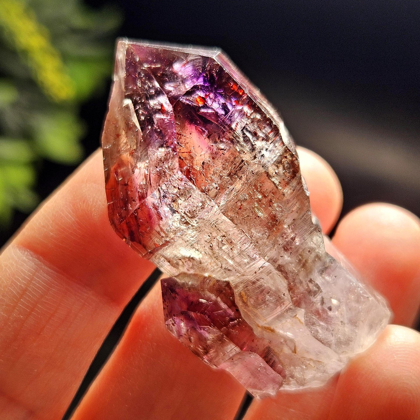 Enhydro Amethyst Scepter 22.49g, Moving Shangaan Quartz Crystal with Water Bubble from Zimbabwe