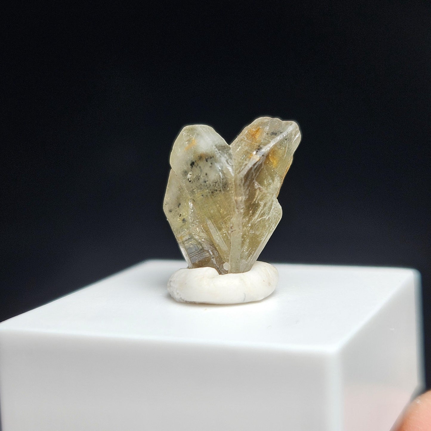 Twinned Chrysoberyl Crystal 6.09ct, RARE Yellow Twin Chrysoberyl Gemstone
