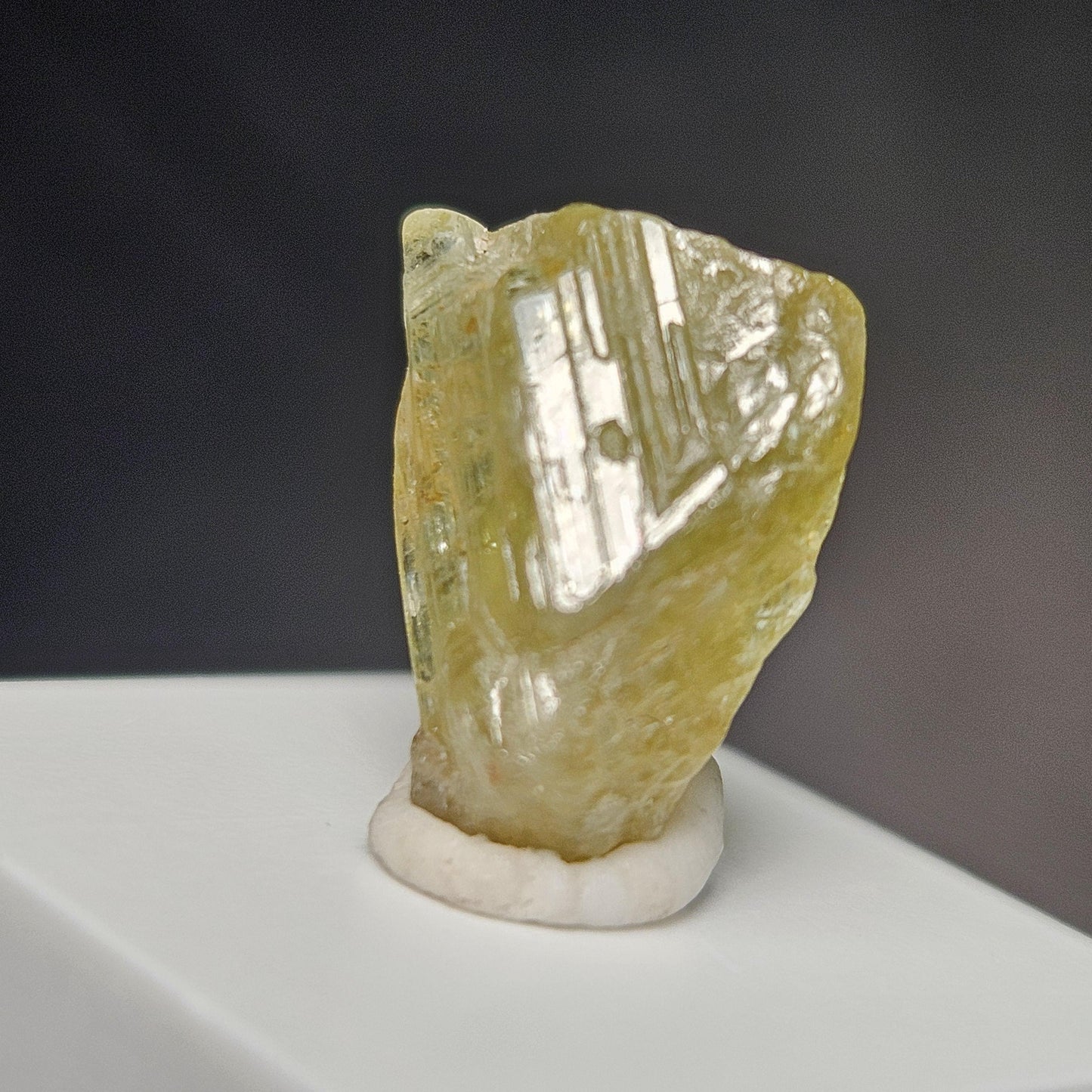 Twinned Golden Chrysoberyl Crystal 7.60ct, RARE Yellow Twin Chrysoberyl Gemstone