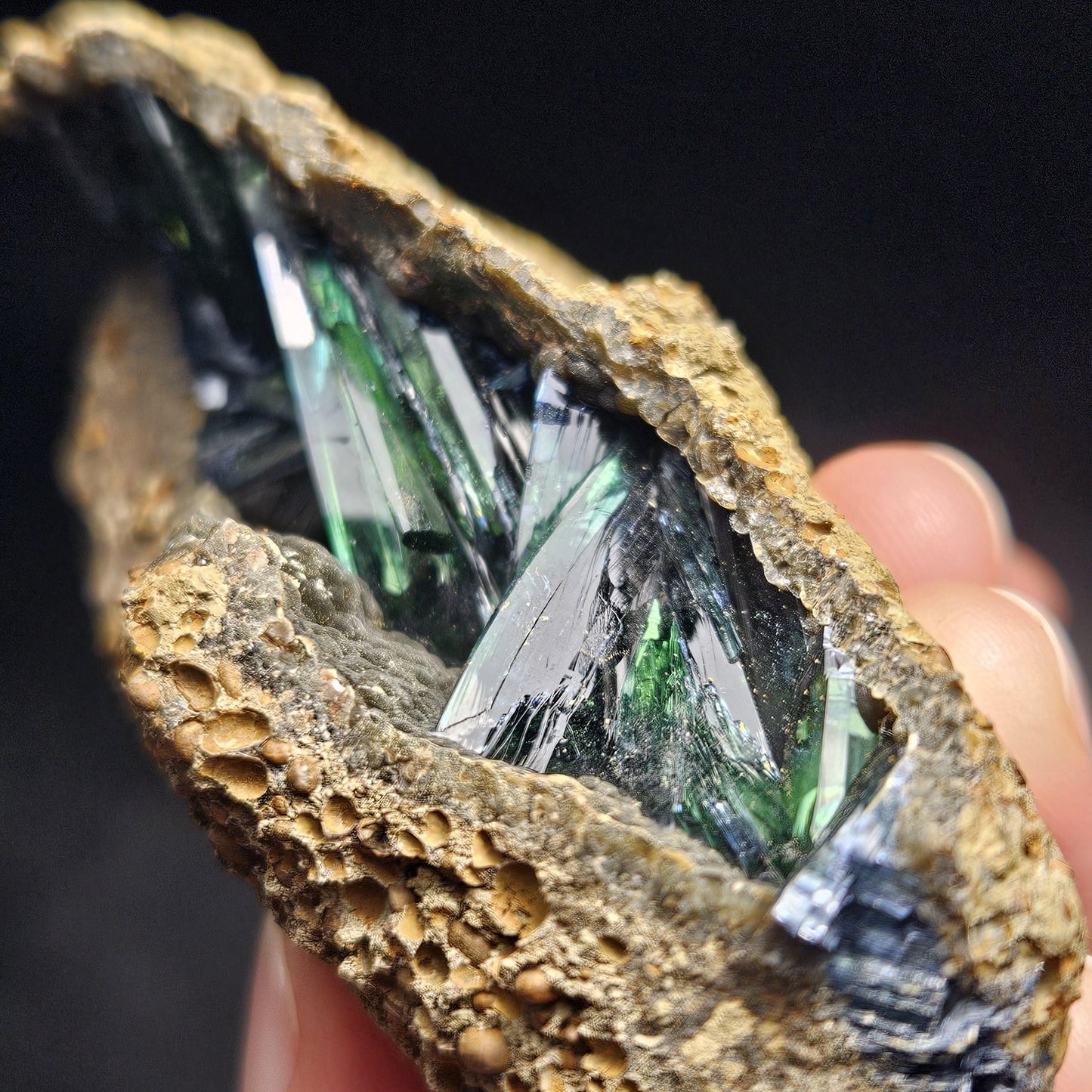 Vivianite Crystal Cluster 192g, Vivianite Specimen, Raw Blue