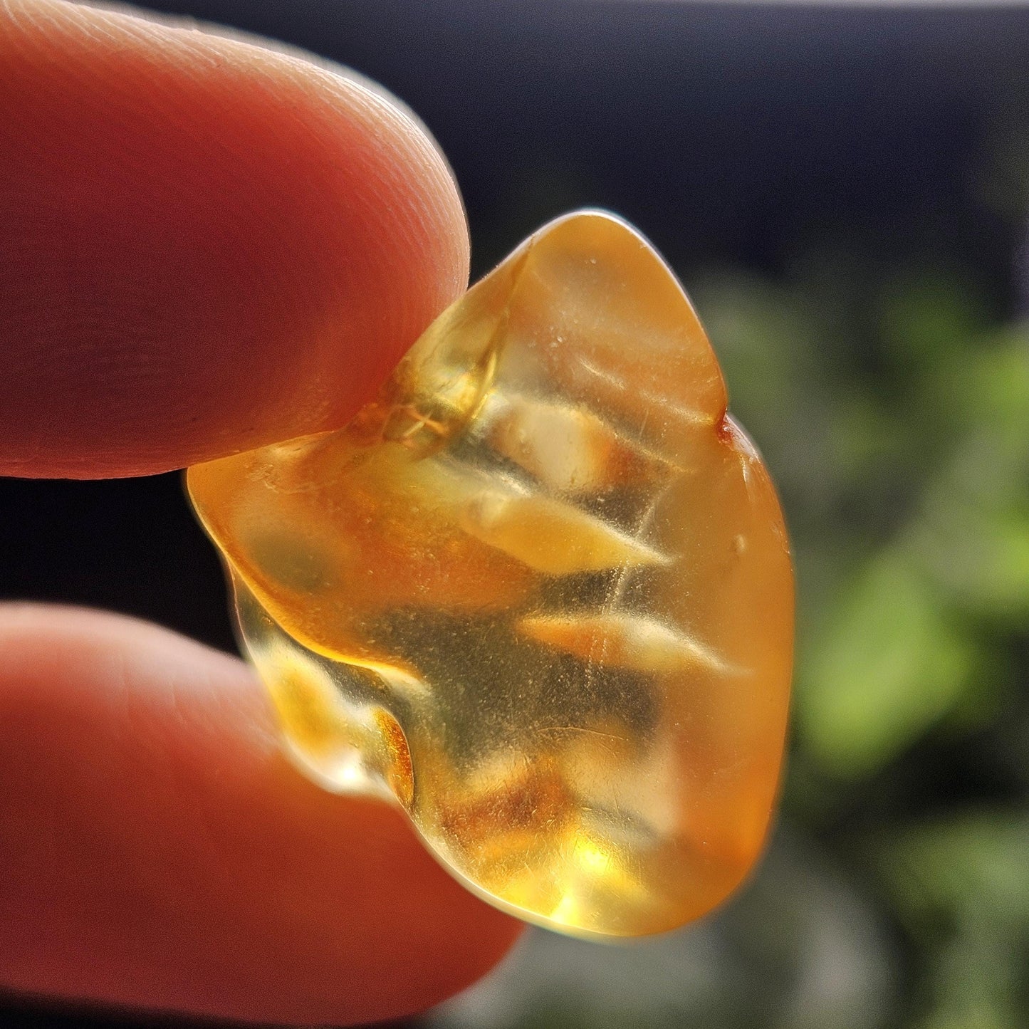 Enhydro Amber with MOVING Bubbles, 2.35g